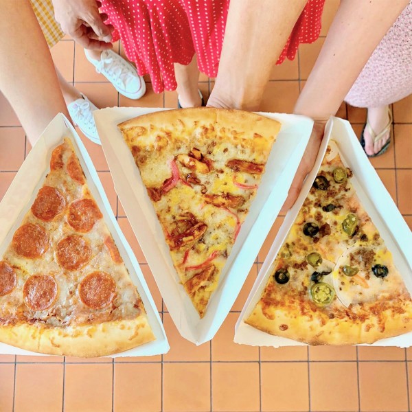 210819_Ginos_GirlPizza